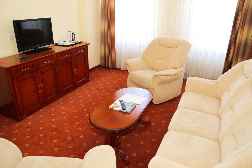 Hotel Galleria Subotica Esterno foto