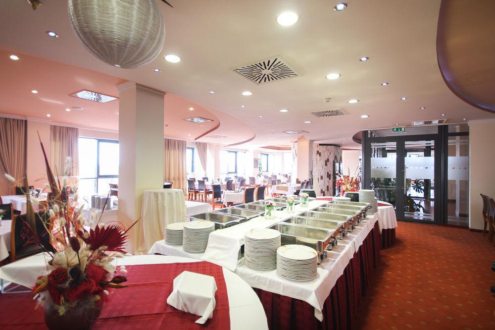 Hotel Galleria Subotica Esterno foto