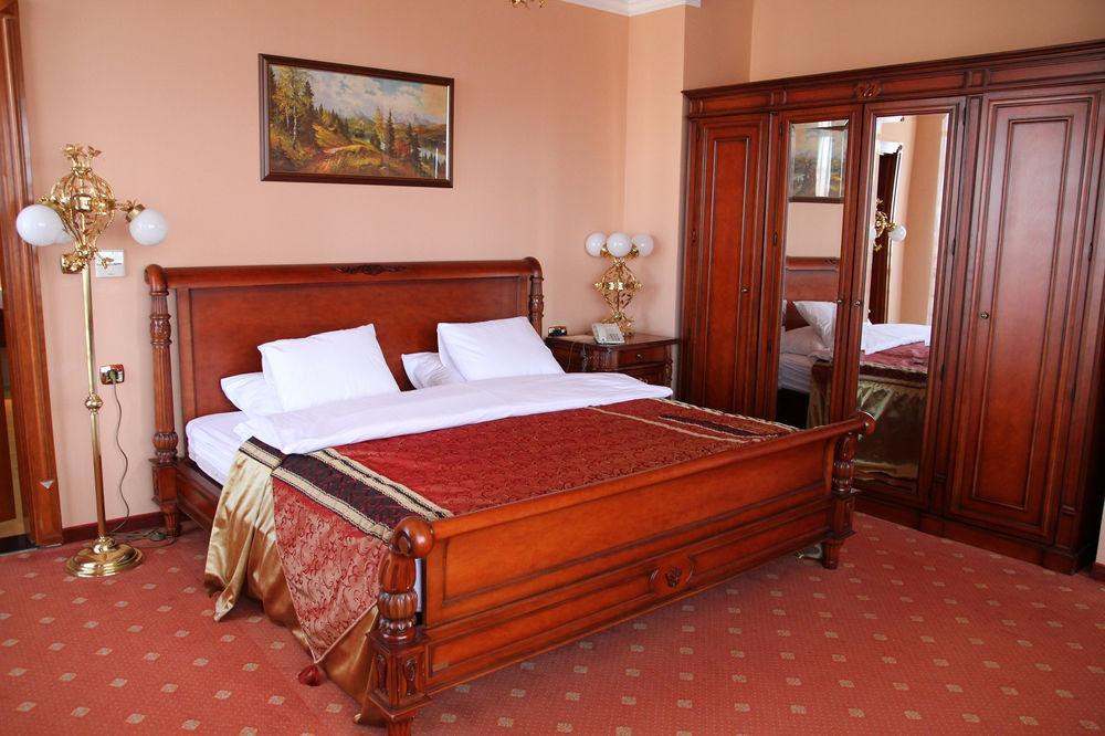 Hotel Galleria Subotica Esterno foto