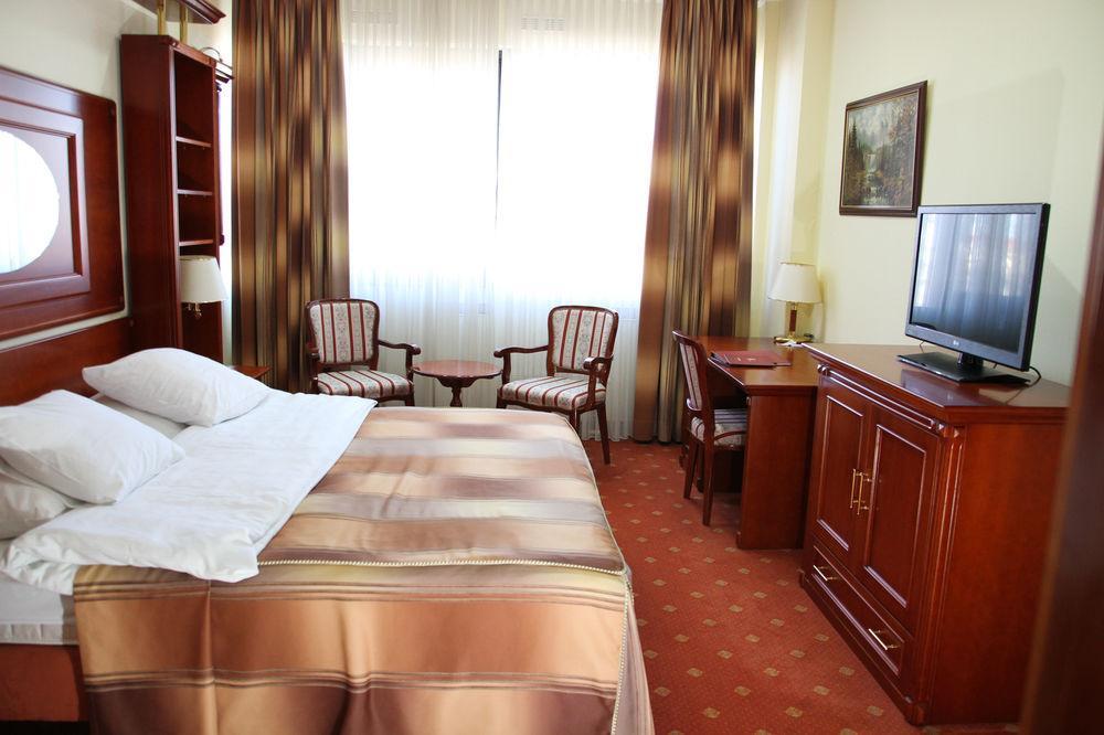 Hotel Galleria Subotica Esterno foto