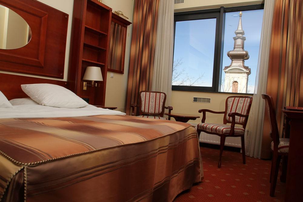 Hotel Galleria Subotica Esterno foto