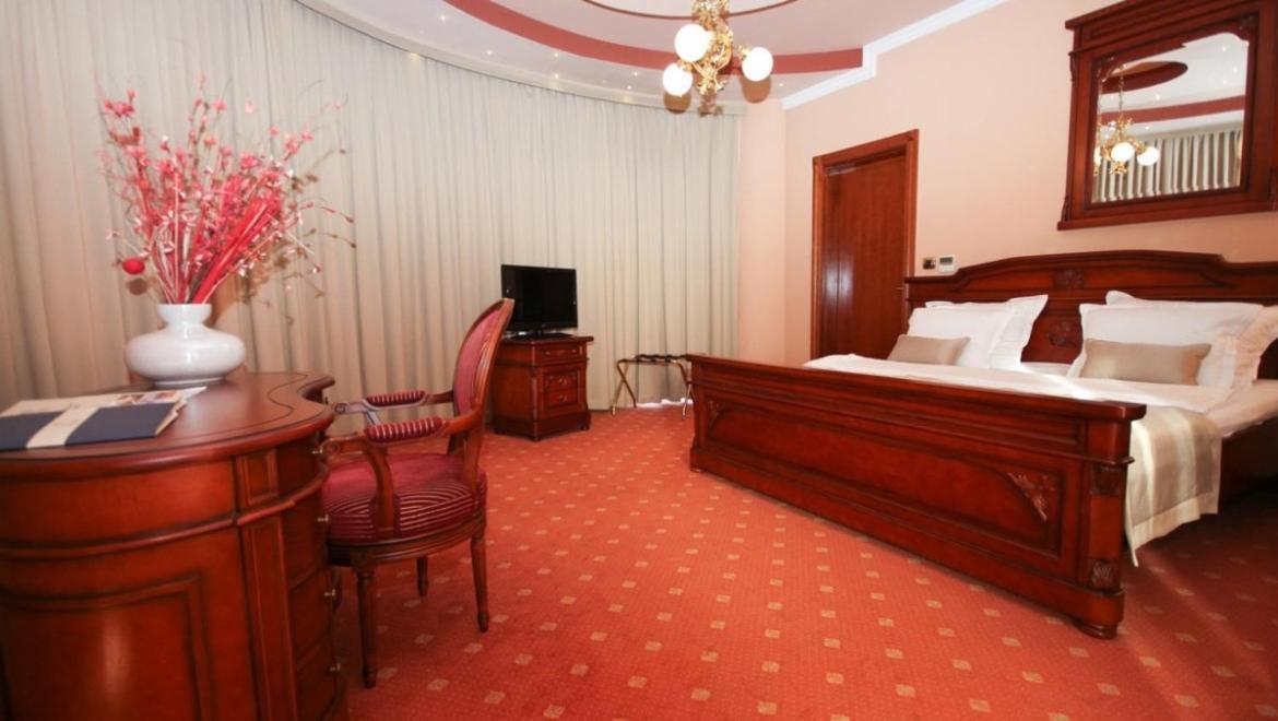 Hotel Galleria Subotica Esterno foto