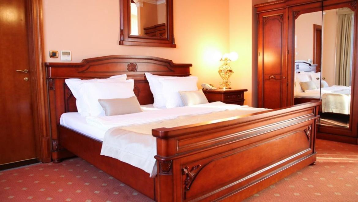 Hotel Galleria Subotica Esterno foto